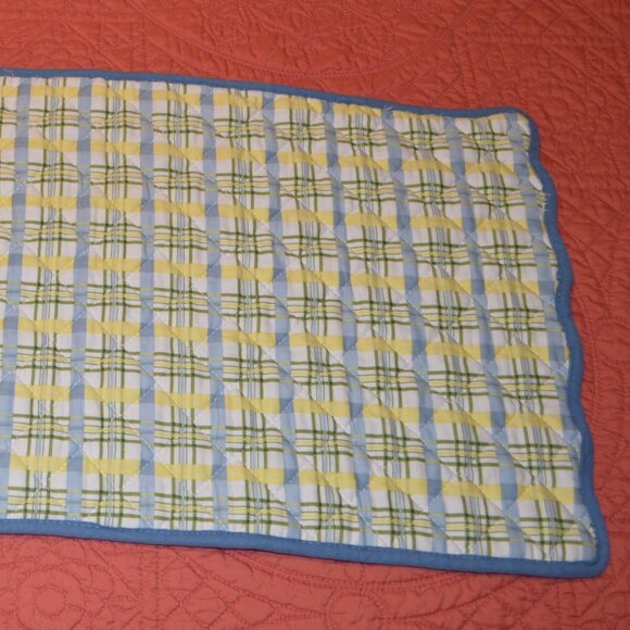 Waverly Yellow Blue Floral Quilted Cotton Table Runner Scalloped Sides - Picture 5 of 9